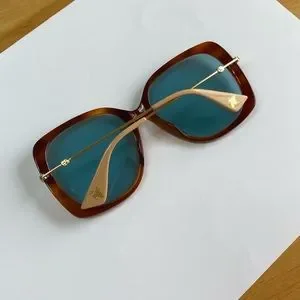 GUCCI • oversized square tortoise shell blue/green lens 57mm sunglasses Gucci | Accessories | Gucci Oversized Square Tortoise Shell  main image 4